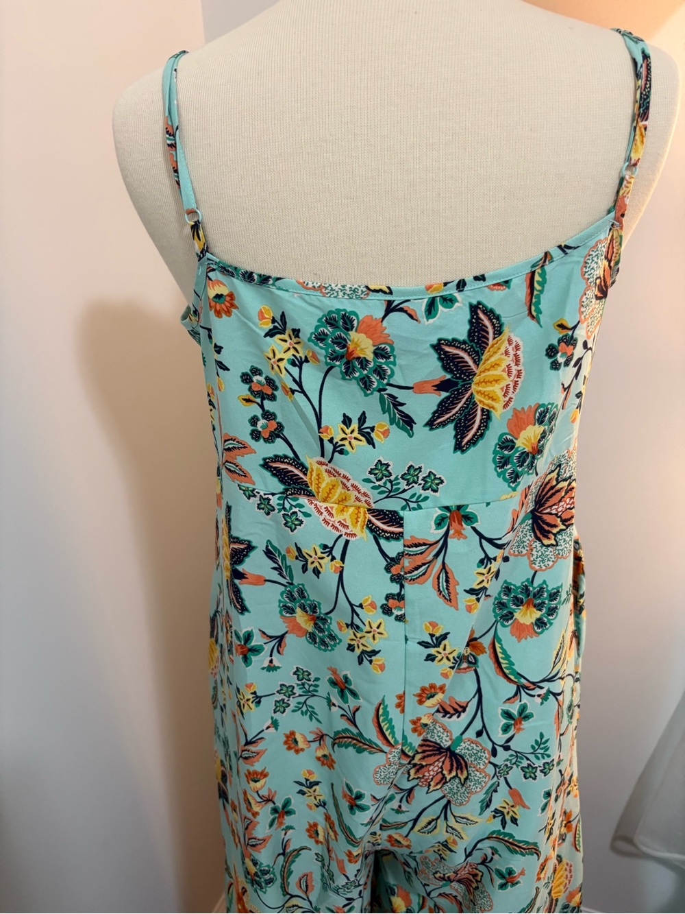Emery Rose Floral Jumpsuit with Ruffled Legs - Picture 9 of 13